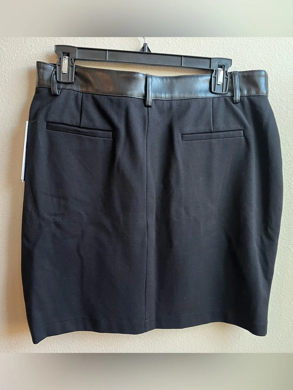DKNY Black Mini Skirt with Leather-Trim Waist Polished Chic NWT